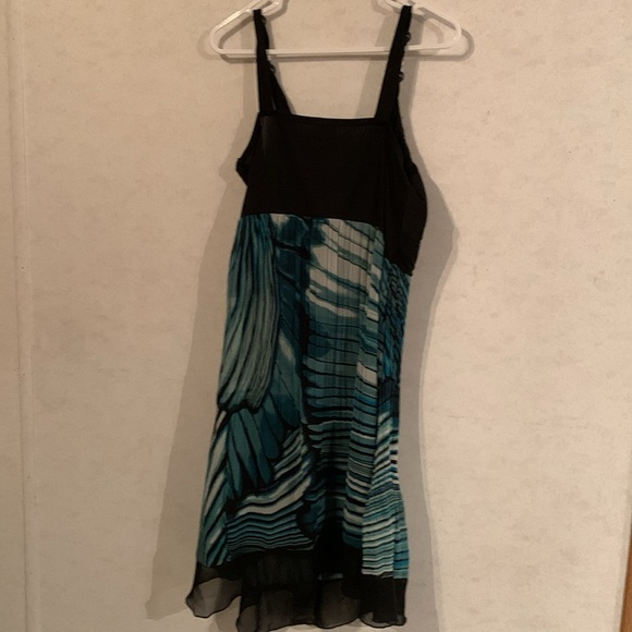 Beautiful and flowy point zero brand dress - Picture 6 of 7